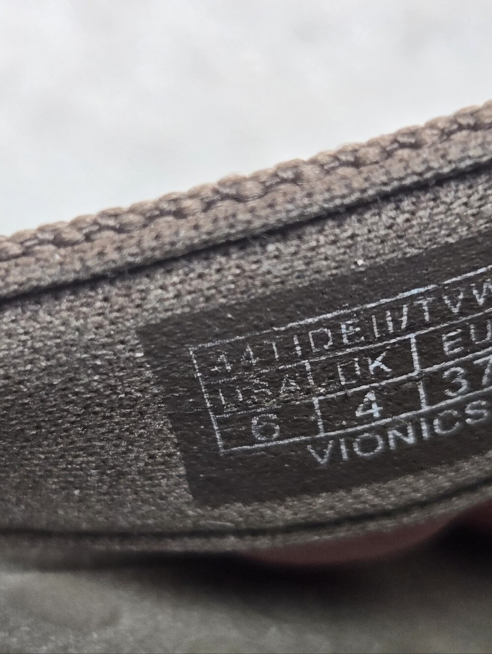 Vionic Olive and Tan Casual Flip Flops Womens 6 - Picture 7 of 7